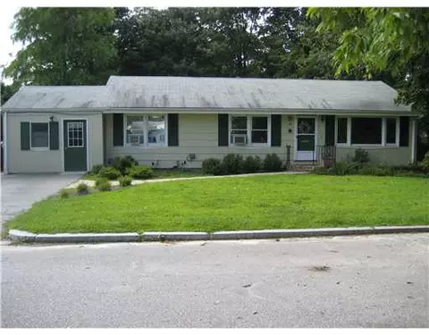 30 Ida Lane Ln, Woonsocket, RI 02895 photo 2