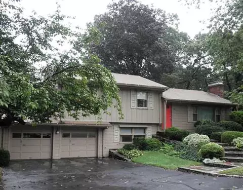 96 Rutherford Ave, Warwick, RI 02886 photo 1