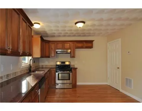 170 Long St, Warwick, RI 02886 photo 8