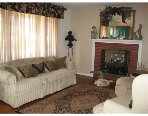 127 Beverly Rd, Riverside, RI 02915 photo 6