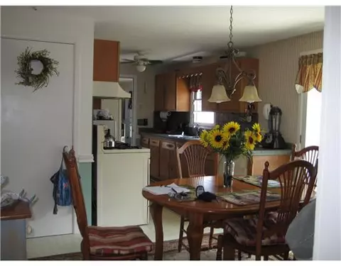 127 Beverly Rd, Riverside, RI 02915 photo 4
