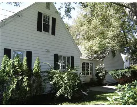 39 Sunset Ave, Warwick, RI 02889 photo 4