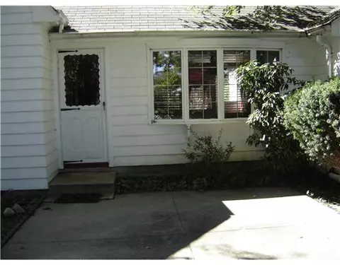 39 Sunset Ave, Warwick, RI 02889 photo 2