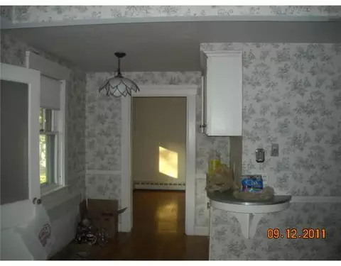 158 Meadow Rd, Woonsocket, RI 02895 photo 6