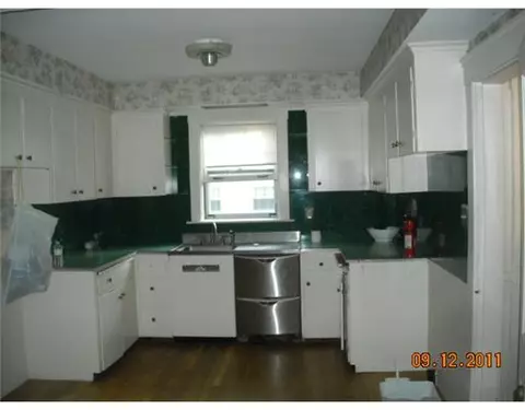 158 Meadow Rd, Woonsocket, RI 02895 photo 5