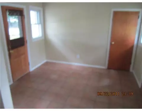 111 Greeley Ave, Warwick, RI 02886 photo 4