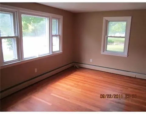 111 Greeley Ave, Warwick, RI 02886 photo 5