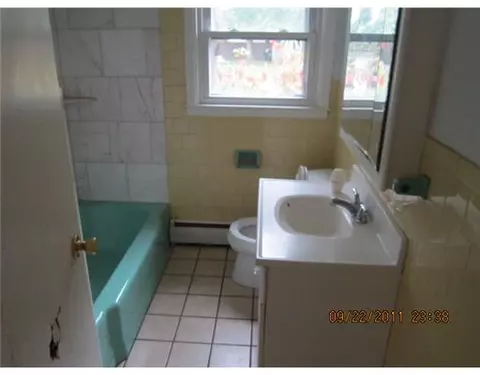 111 Greeley Ave, Warwick, RI 02886 photo 7