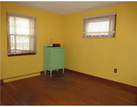 309 Dunlap St, Woonsocket, RI 02895 photo 3