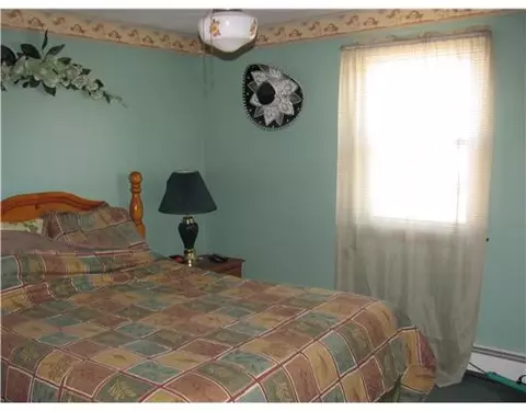 253 Coolidge Ave, Woonsocket, RI 02895 photo 9