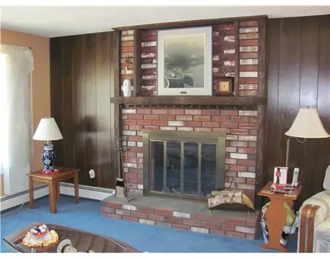 253 Coolidge Ave, Woonsocket, RI 02895 photo 5