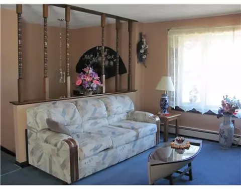 253 Coolidge Ave, Woonsocket, RI 02895 photo 6