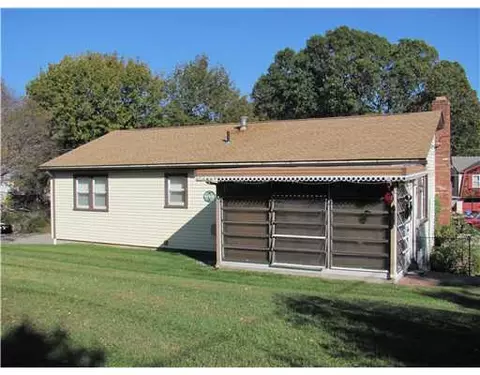 253 Coolidge Ave, Woonsocket, RI 02895 photo 3