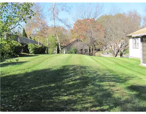 253 Coolidge Ave, Woonsocket, RI 02895 photo 4