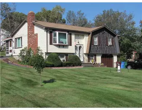 253 Coolidge Ave, Woonsocket, RI 02895 photo 1