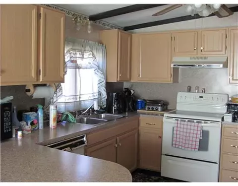 253 Coolidge Ave, Woonsocket, RI 02895 photo 7