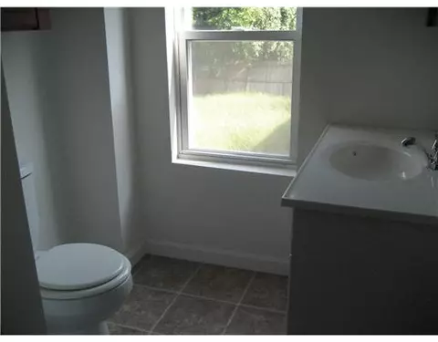 111 Read Ave, Coventry, RI 02816 photo 4