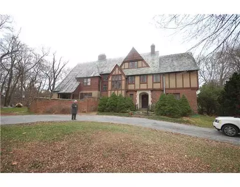 62 Elm St, Westerly, RI 02891 photo 2