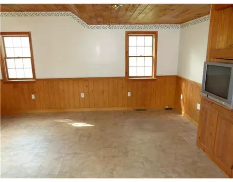 103 S Killingly Rd, Foster, RI 02825 photo 6