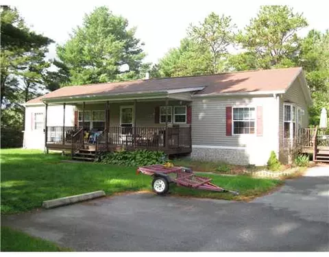 47 Deerfield Dr, Sterling, CT 06377 photo 1