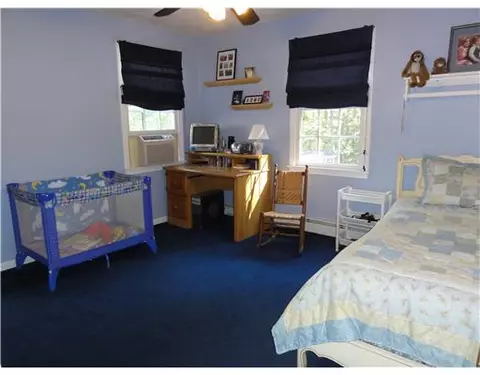 19 Surrey Dr, Westerly, RI 02891 photo 10