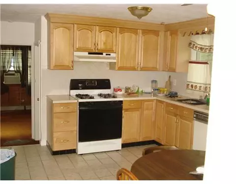 48 Kenneth Ave, Warwick, RI 02889 photo 9
