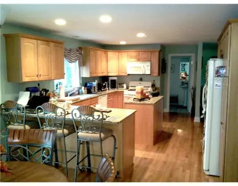 2 Casey Dr, Bristol, RI 02809 photo 2
