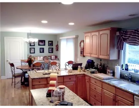 2 Casey Dr, Bristol, RI 02809 photo 4