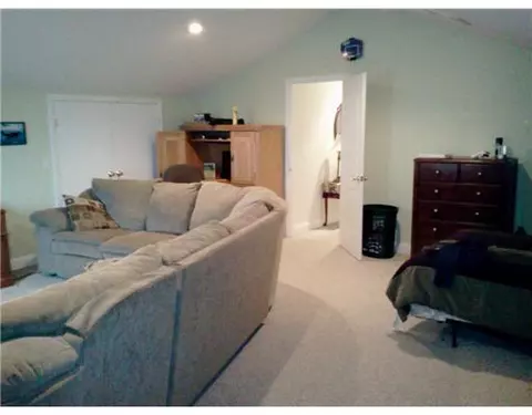 2 Casey Dr, Bristol, RI 02809 photo 12