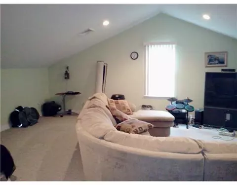 2 Casey Dr, Bristol, RI 02809 photo 11