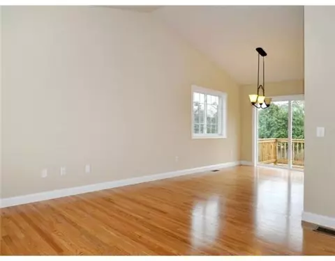 32 Scranton Ave, Warwick, RI 02888 photo 9