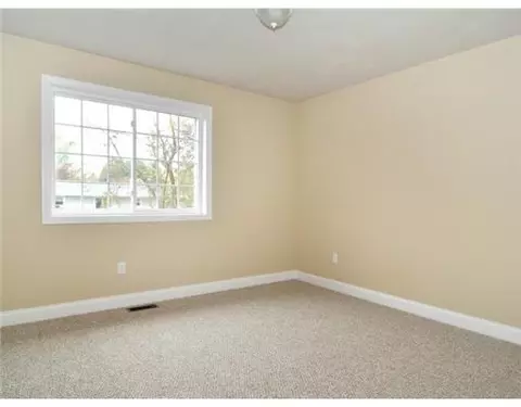 32 Scranton Ave, Warwick, RI 02888 photo 14