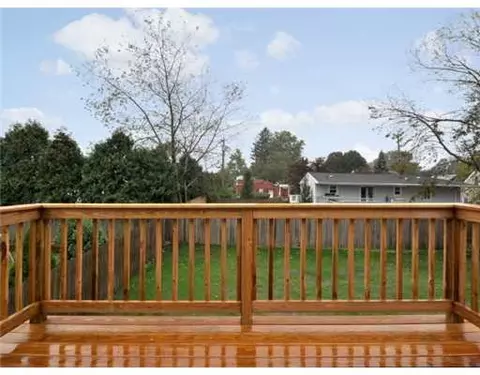 32 Scranton Ave, Warwick, RI 02888 photo 5
