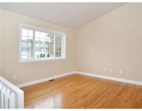 32 Scranton Ave, Warwick, RI 02888 photo 2