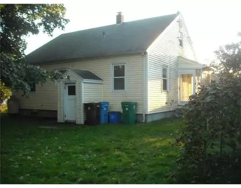 78 Tache St, Woonsocket, RI 02895 photo 3