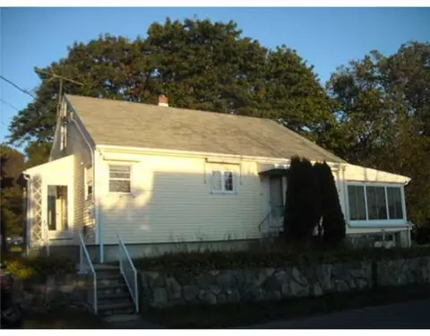 78 Tache St, Woonsocket, RI 02895 photo 2
