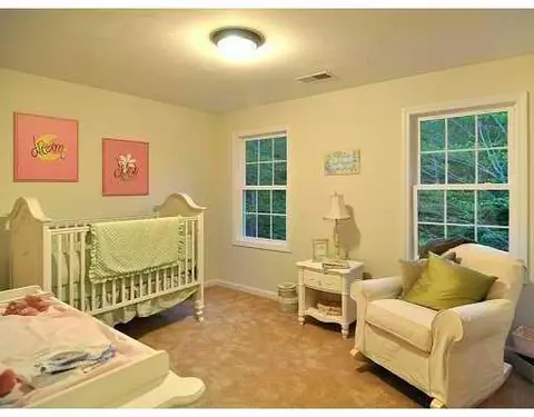 97 Ashbrook Dr, Cranston, RI 02921 photo 9
