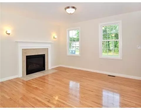 97 Ashbrook Dr, Cranston, RI 02921 photo 15