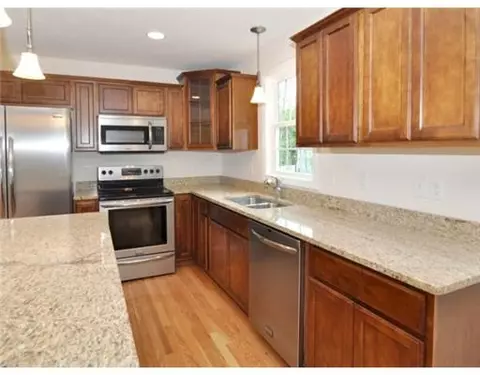 97 Ashbrook Dr, Cranston, RI 02921 photo 18