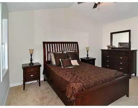 97 Ashbrook Dr, Cranston, RI 02921 photo 7