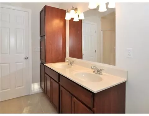 97 Ashbrook Dr, Cranston, RI 02921 photo 13