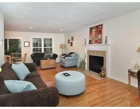 97 Ashbrook Dr, Cranston, RI 02921 photo 4