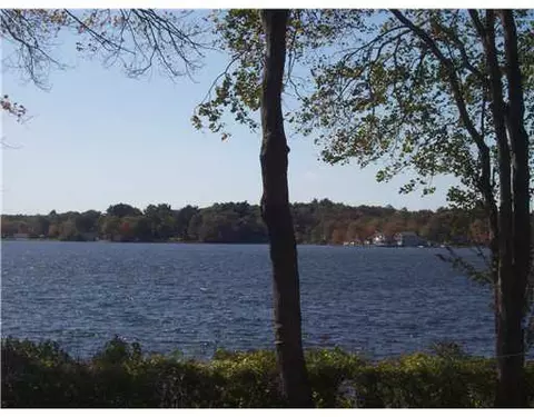 26 E Shore Dr, Coventry, RI 02816 photo 2
