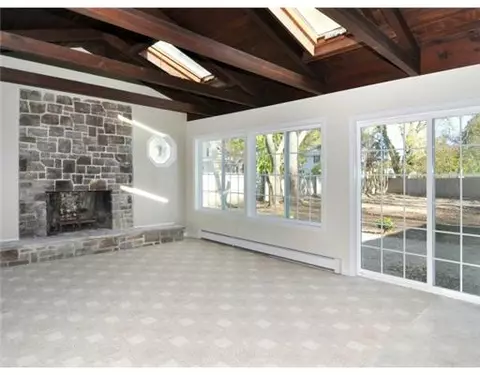 93 Myrtle Ave, Warwick, RI 02886 photo 3