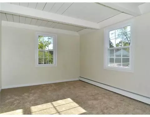 93 Myrtle Ave, Warwick, RI 02886 photo 11