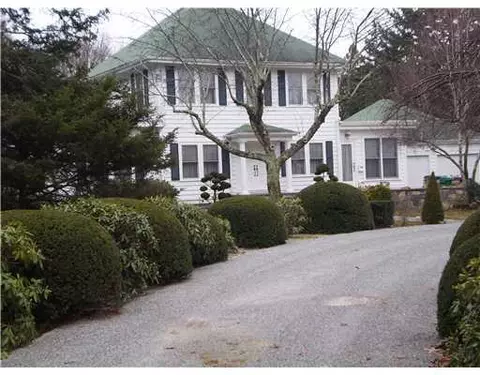 110 Main Ave, Warwick, RI 02886 photo 2