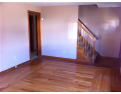 6 Asylum Rd, Warren, RI 02885 photo 4