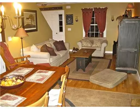76 Ethan St, Warwick, RI 02888 photo 4