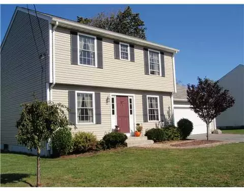76 Ethan St, Warwick, RI 02888 photo 2