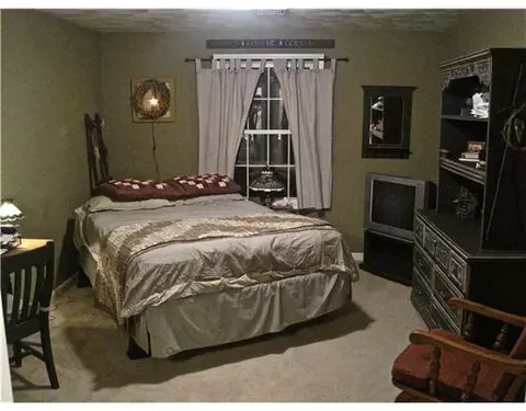 76 Ethan St, Warwick, RI 02888 photo 9